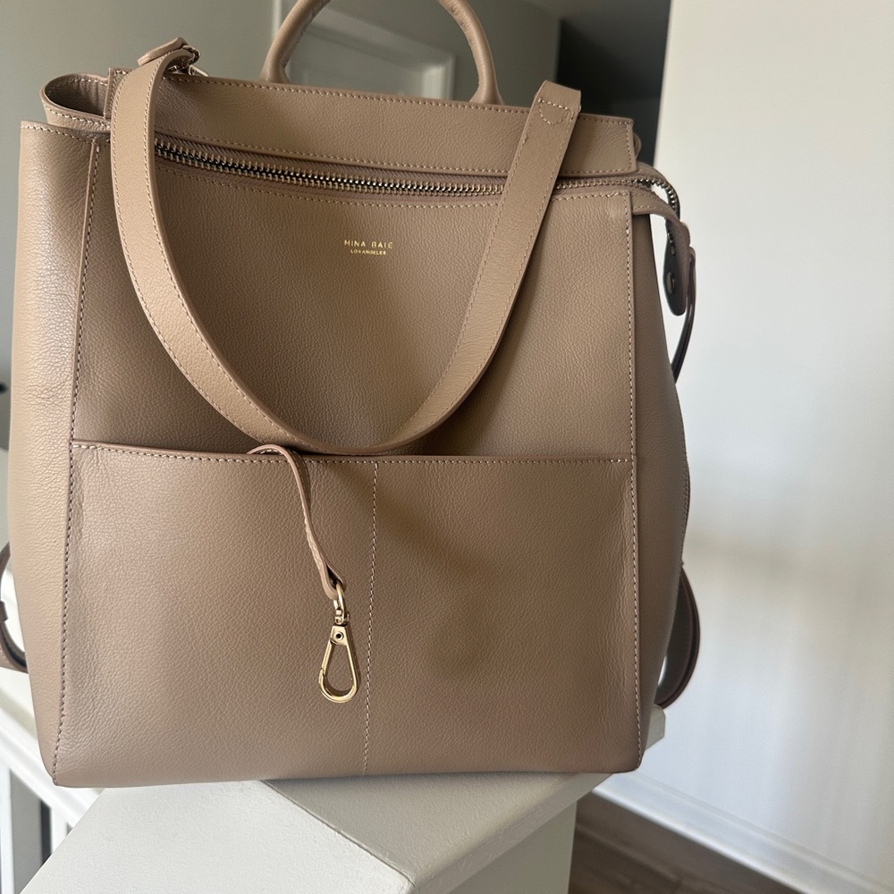 Mina baie harper midi diaper bag (desert)